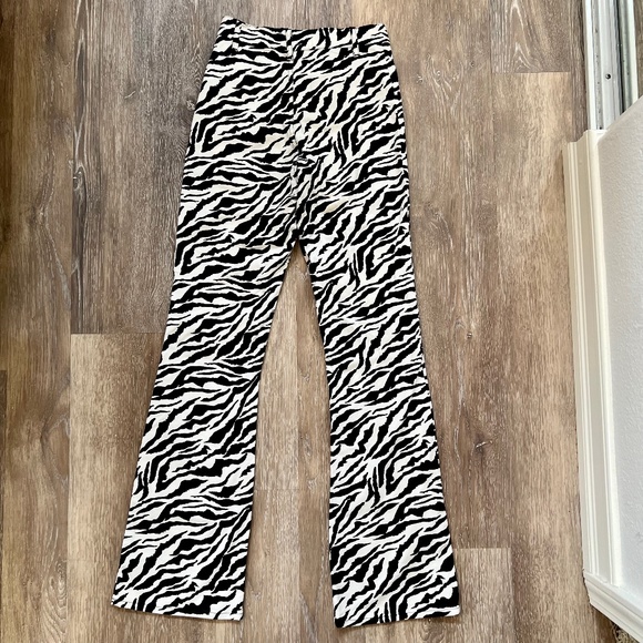 MOTEL ROCKS Woven Trouser in 90s Zebra | XS - Picture 7 of 9